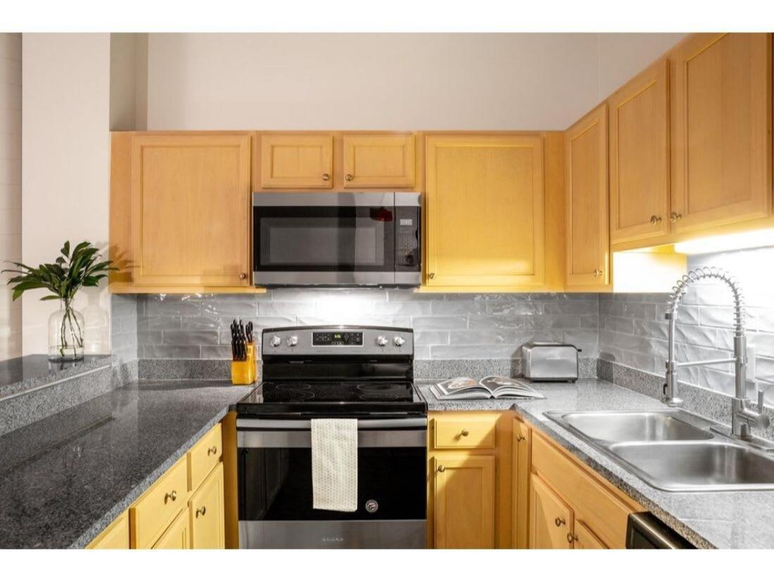 Modern Apartment Close To Everything Cozysuites Indianapolis Zewnętrze zdjęcie